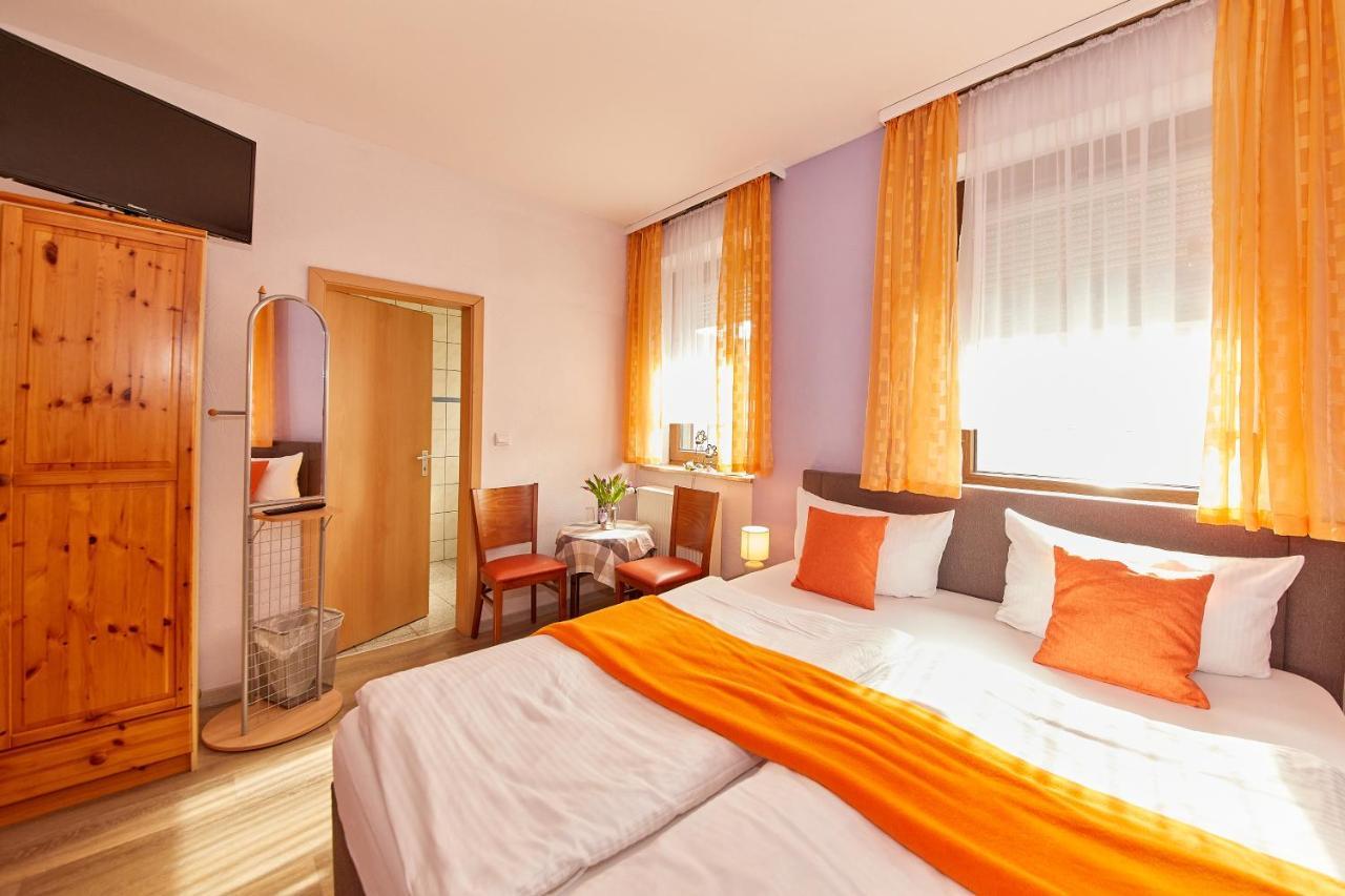 Hotel Zum Dicken Baum Mayen Buitenkant foto